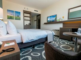 2 Tage Kurzurlaub mit Frühstück im Holiday Inn Dabrowa Gornicza