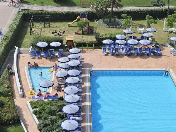 5 malerische Tage im Hotel Royal Hotel Royal in Bibione, Venetien inkl. Halbpension