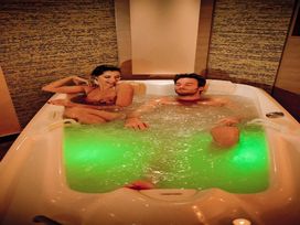 3 Tage Kurzurlaub mit HP im Aquaworld Resort Budapest