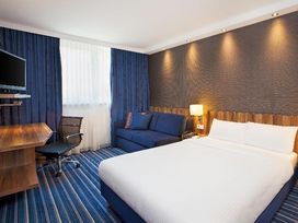 2 Tage mit Frühstück im Holiday Inn Express Augsburg