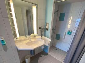 2 Tage mit Frühstück im Hotel Novotel Aachen City