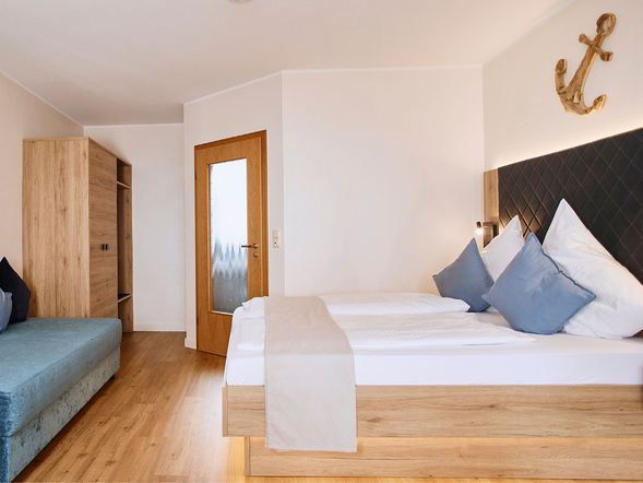 barrierefreies Komfort- Doppelzimmer mit Terrasse
