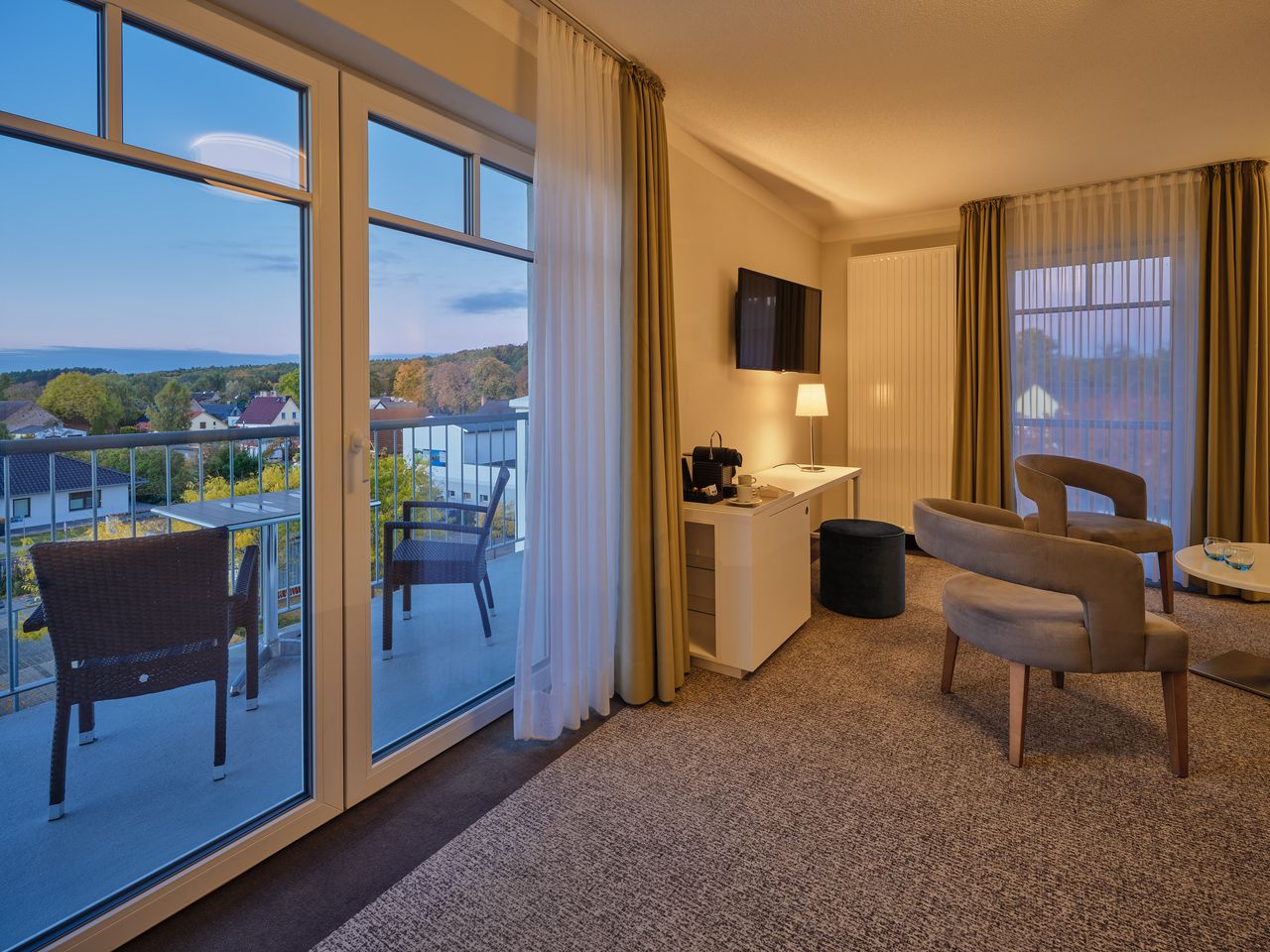 Juniorsuite, Dorfseite