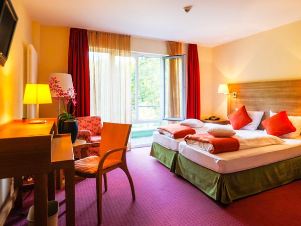 2 Tage Shopping&Prosecco-Mädelszeit im Nashira Kurpark Hotel in Bad Herrenalb, Baden-Württemberg inkl. Halbpension