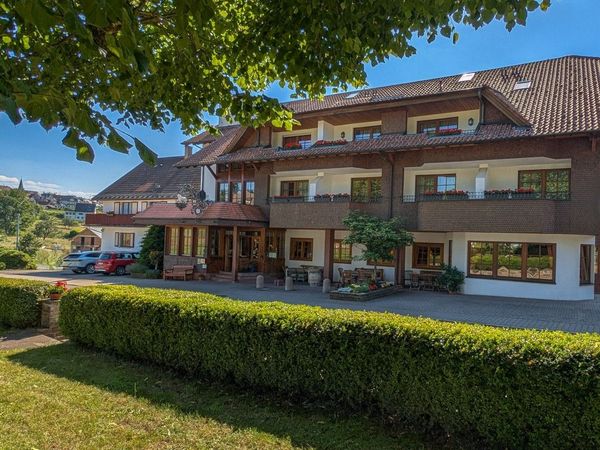 4 Tage für Frischluftatmer im Schwarzwald mit HP Hotel LAMM in Bad Herrenalb, Baden-Württemberg inkl. Halbpension