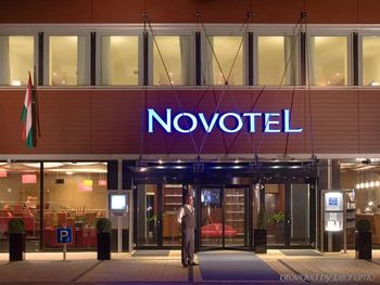 2 Tage Kurzurlaub mit Frühstück im Novotel Budapest Danube