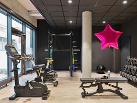 2 Tage Kurzurlaub mit Frühstück im Moxy Hamburg Altona