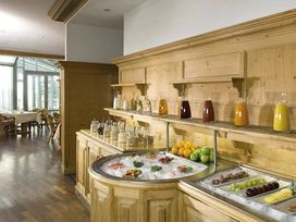 Deggendorf trifft London - 2 Tage im SCOTTY + PAUL Hotel Deggendorf