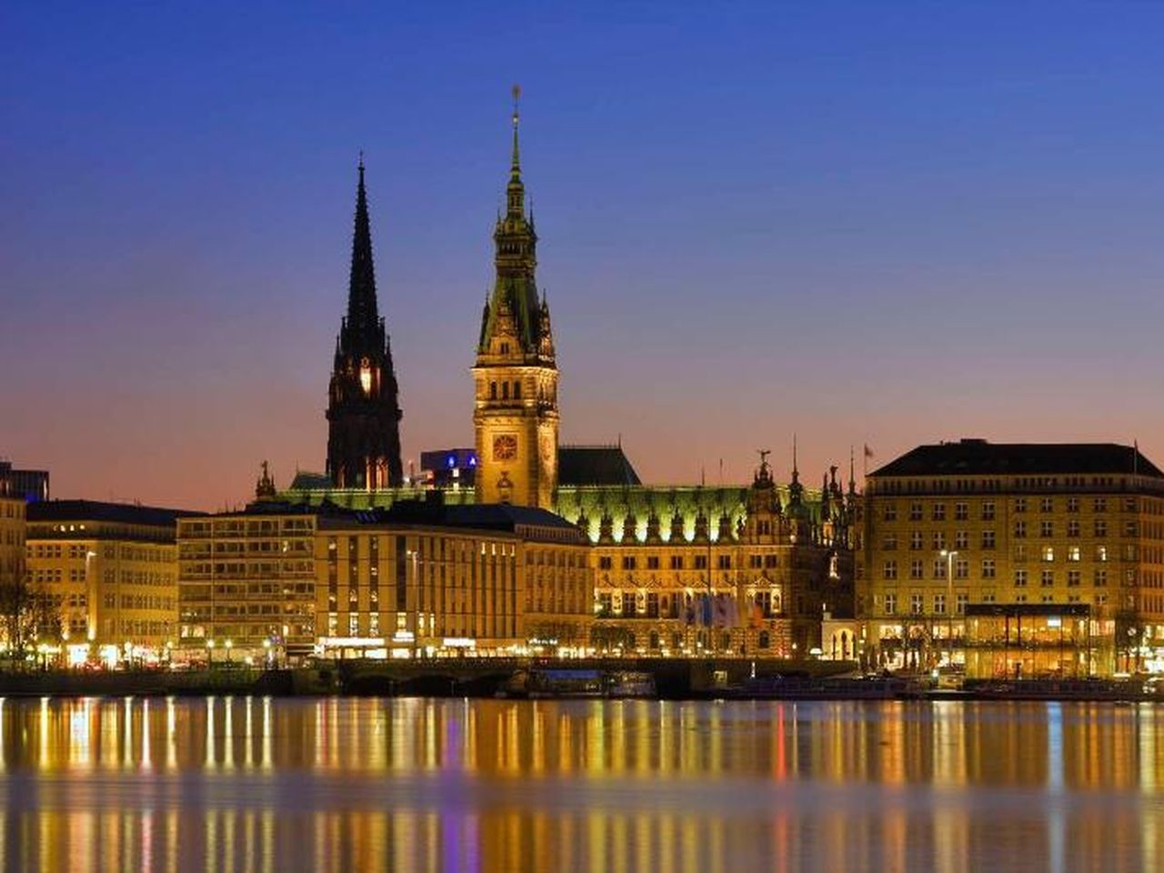 4 Tage im NH Collection Hamburg City mit Frühstück