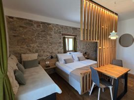 3 Tage - Wellness & Genuss für Zwei - Luxusmomente zwischen Weinbergen und Karst