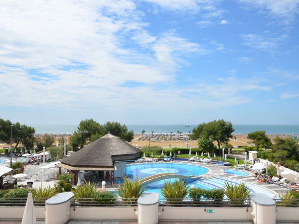 Wellness & Meer - 9 Tage an der Adria Hotel & SPA Savoy Beach in Bibione, Venetien inkl. Halbpension