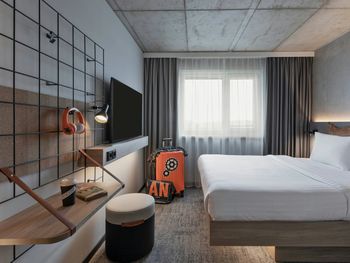 2 Tage Kurzurlaub mit Frühstück im Moxy Hamburg Altona