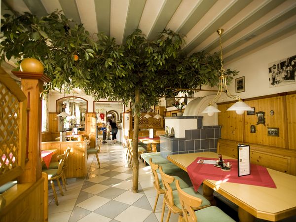 4 Budget-Tage im Salzkammergut mit Halbpension in Straß im Attergau, Oberösterreich inkl. Halbpension