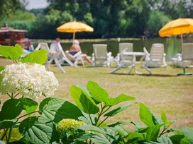 4 Tage Shopping-Schnäppchen und Kurzurlaub am See