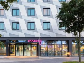 2 Tage Kurzurlaub mit Frühstück im Moxy Berlin Airport