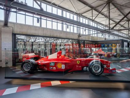 8 Tage Auto-Erlebnis in der Motorworld Köln mit Frühstück