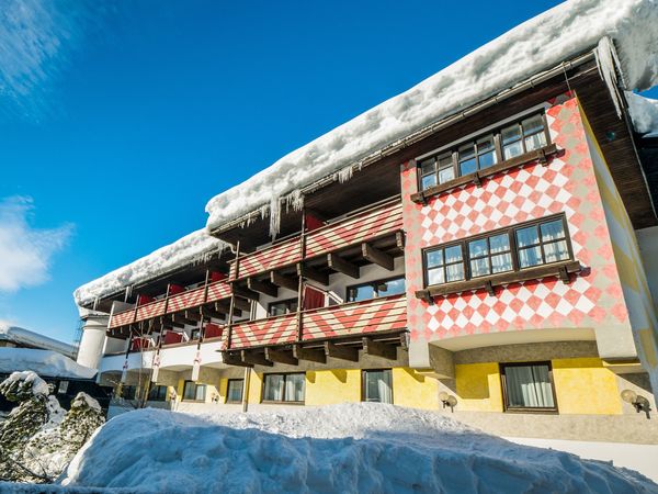 8 Tage Wellnessurlaub im Tiroler Schlosshotel in Fieberbrunn inkl. Halbpension Plus