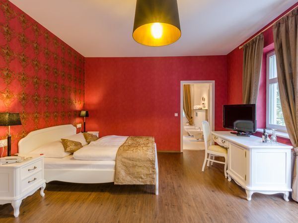 4 Tage Schloss-Romantik am See in Mecklenburg in Schorssow, Mecklenburg-Vorpommern inkl. Halbpension