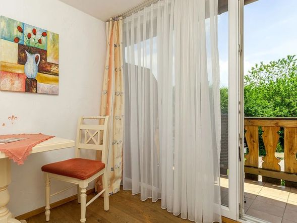 Einzelzimmer mit Balkon