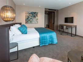 7 Tage in der größten Einkaufsstadt des Ostens