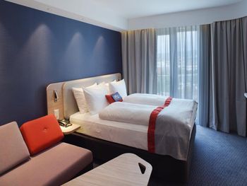 2 Tage mit Frühstück im Holiday Inn Express Wiesbaden