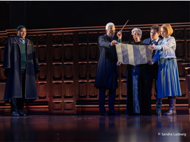 HARRY POTTER magisches Theater mit Hotel