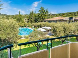 4 Tage im Park Hotel Oasi in Garda mit HP