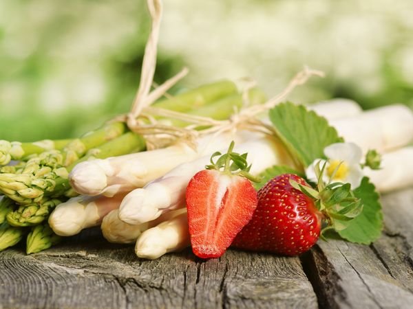 Spargel & Erdbeeren – 3 Tage köstliche Erholung in Heimbuchenthal (Spessart), Bayern inkl. Halbpension