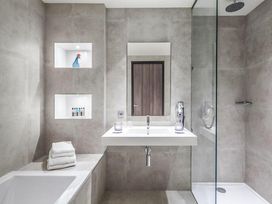 7 Tage in der größten Einkaufsstadt des Ostens