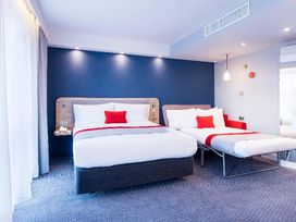 2 Tage mit Frühstück im Holiday Inn Express Wiesbaden