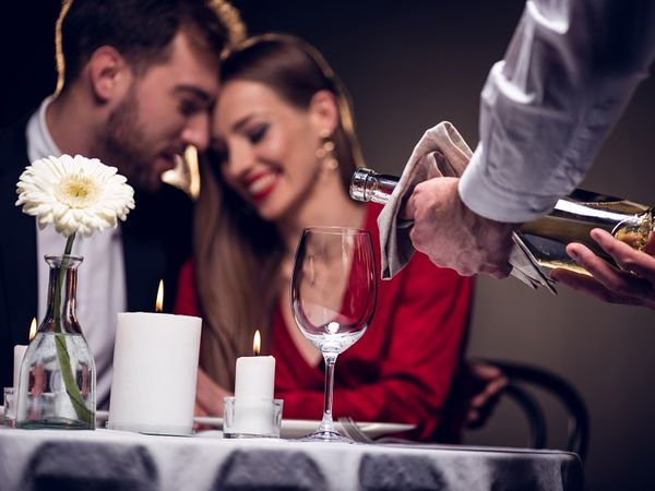 Flammende Herzen: Romantische Stunden in Helmstadt Halbpension