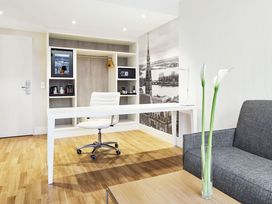 4 Tage im NH Collection Hamburg City 