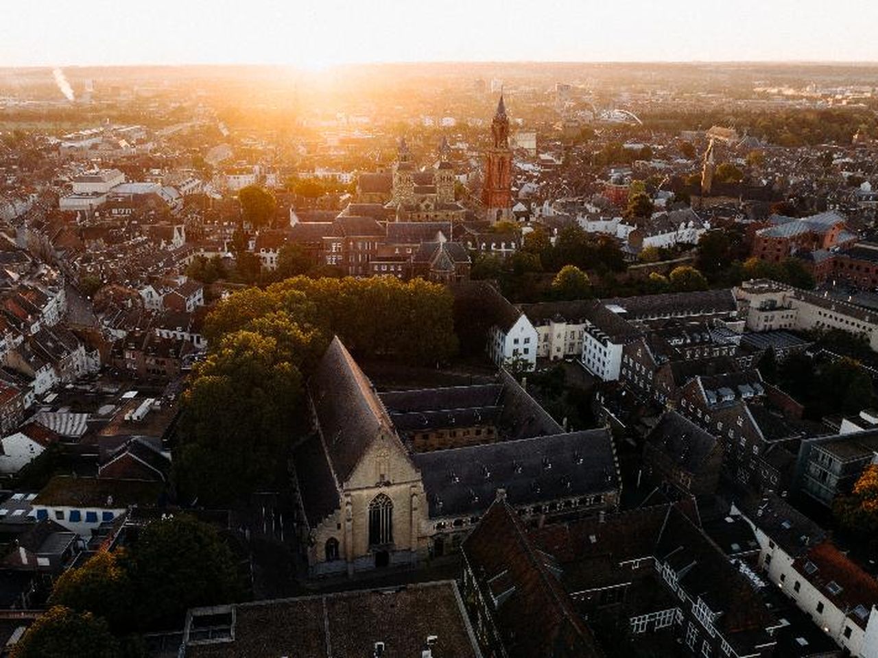 3 Tage im ehemaligen Kruisheren-Kloster übernachten