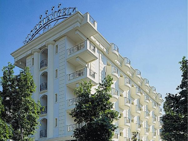 6 Tage Dolce Vita - Urlaub am Strand von Cesenatico Hotel Michelangelo, Emilia-Romagna inkl. Halbpension