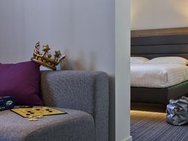 2 Tage Kurzurlaub mit Frühstück im MOXY Vienna Airport