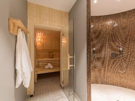 4Tage im Leonardo Royal Hotel Amsterdam mit Frühstück