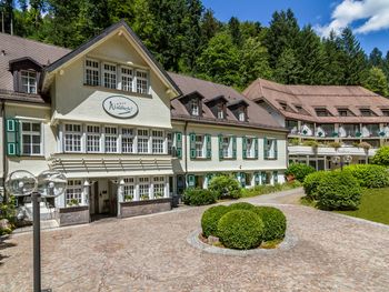 6 Tage Erholung und Wellness im (Schwarz-) Waldhotel