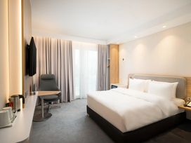 2 Tage Kurzurlaub mit Frühstück im Holiday Inn Express Rosenheim, an IHG Hotel
