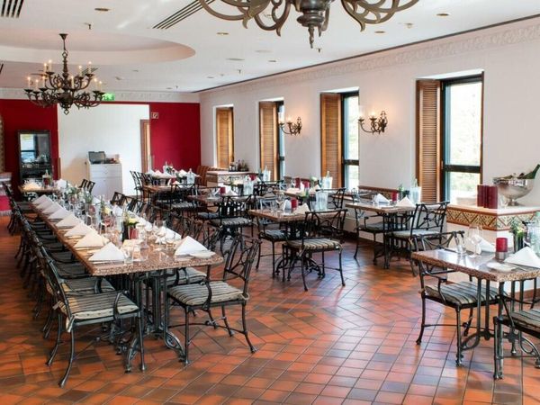 5 Tage in der Metropole Stuttgart mit Frühstück DORMERO Hotel Stuttgart, Baden-Württemberg inkl. Frühstück