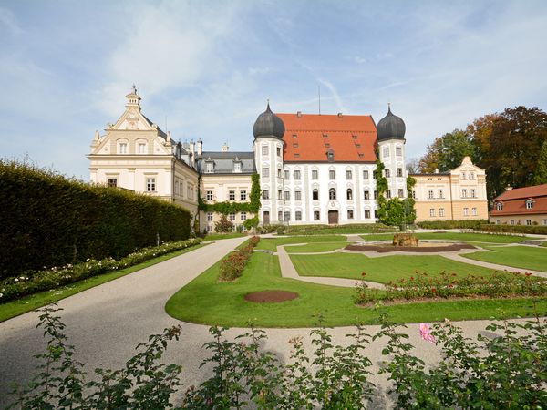 5 Tage Urlaub im BRIGHT - Rosenheim Aicherpark, Bayern