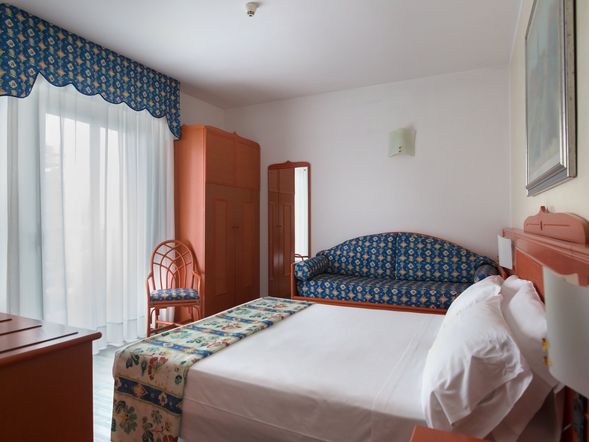 Doppelzimmer STANDARD mit Balkon