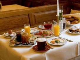 Wohnen im Schloss Halbturn - 3 Tage mit HP