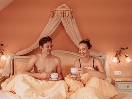 Wellnesszeit im einzigartigen Wohlfühlhotel im Thermen- & Vulkanland inkl. Abendmenü | 4 Nächte