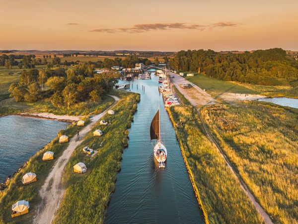 Wohlfühlurlaub und Natur. 5 Tage Rügen genießen in Sagard OT Martinshafen, Mecklenburg-Vorpommern inkl. Frühstück