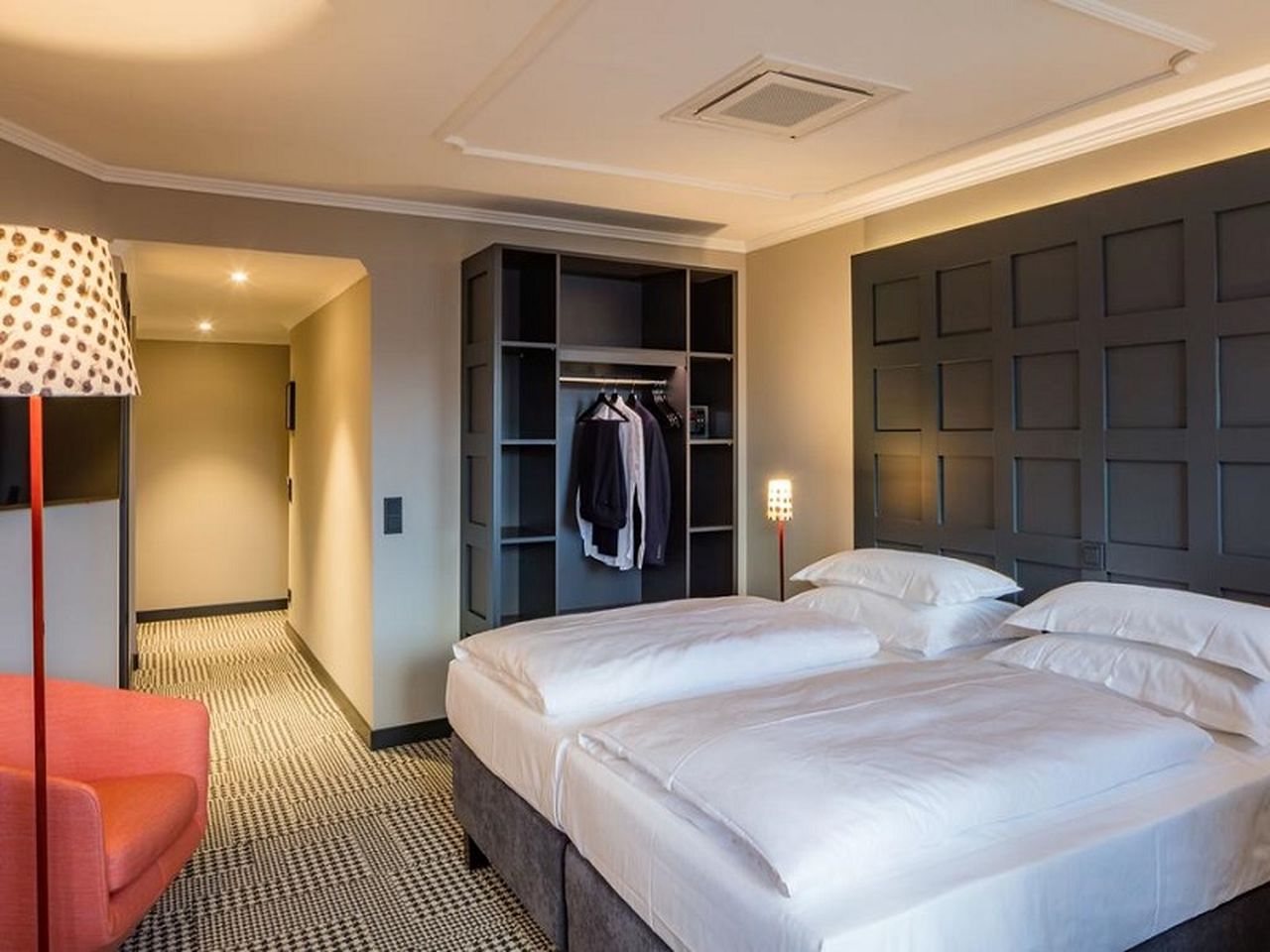 THE MIDTOWN HOTEL