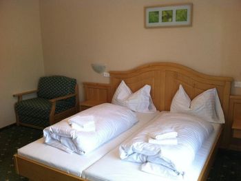 4 Tage am Badesee mit Frühstück im Hotel Alex