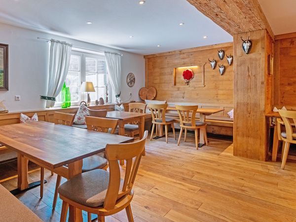 4 Tage 4=3: Kuschelauszeit mit Glühwein und Schlemmermenü in Münstertal/Schwarzwald, Baden-Württemberg inkl. Halbpension