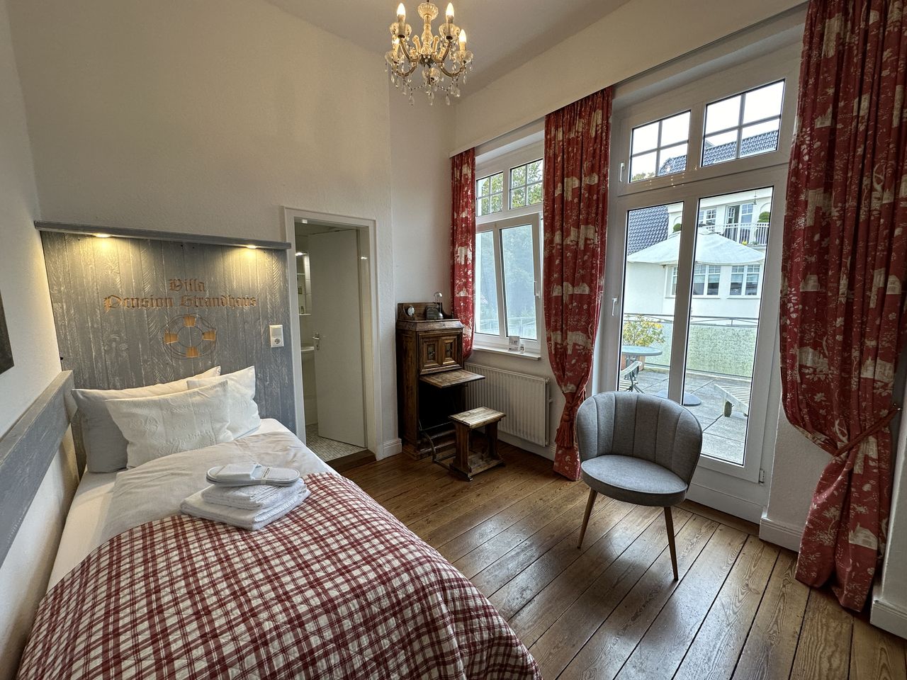 Zimmer Nummer 8: Einzelkoje mit großem Balkon