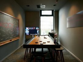 2 Tage Kurzurlaub mit Frühstück im Moxy Frankfurt Eschborn Hotel