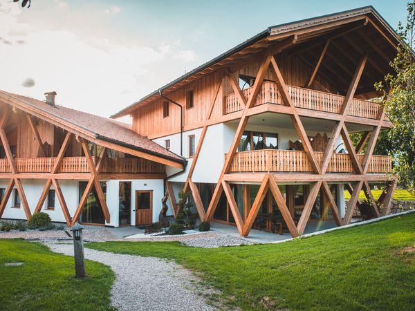 6 Tage Pineta. Natur. Nichts müssen – 5 Nächte Luxus& Genuss in Predaia, Trentino-Südtirol inkl. Halbpension Plus
